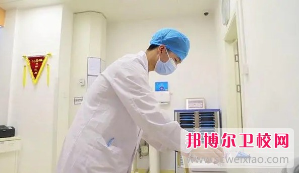 浙江2024年護理學校有什么專業(yè)適合男生